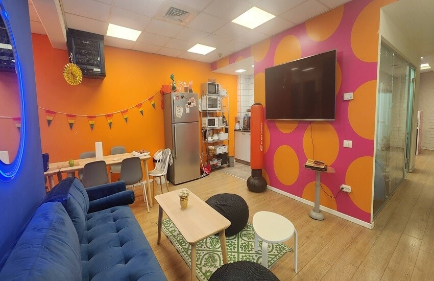 משרד להשכרה בחסן ערפה - 251 מר