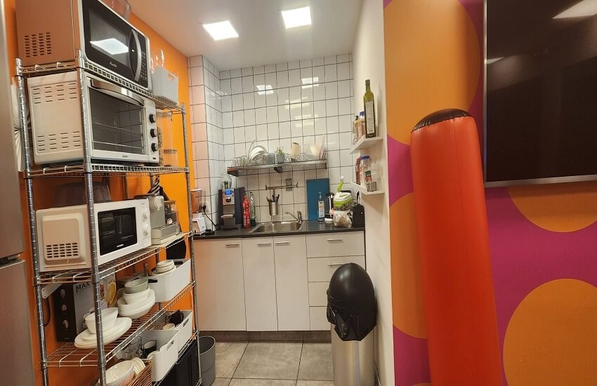 משרד להשכרה בחסן ערפה - 251 מר