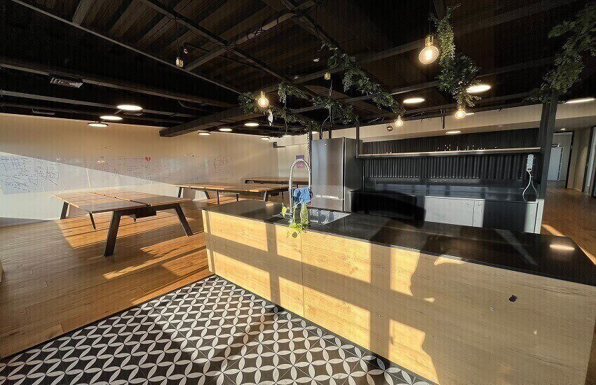 משרדים להשכרה במגדל לוינשטיין, 243 מ