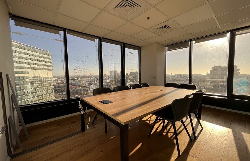 משרדים להשכרה במגדל לוינשטיין, 243 מ