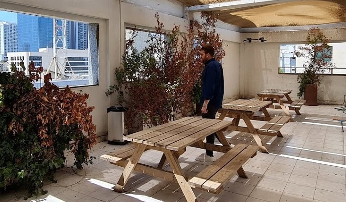 מרפסת פרטית