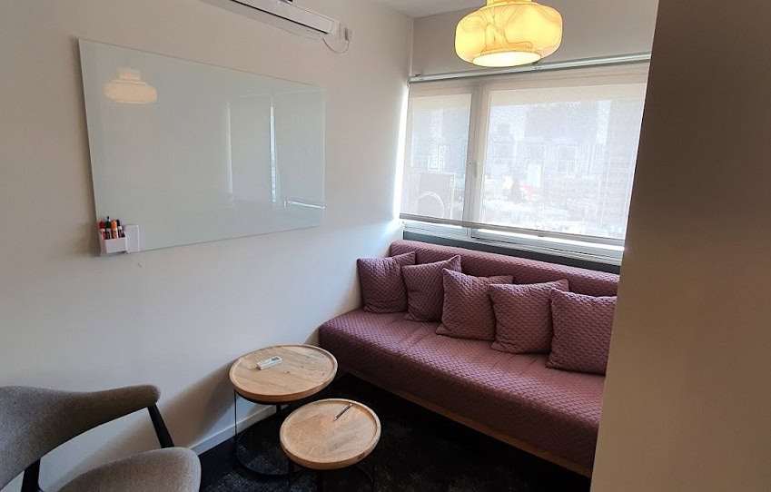 חדר מנוחה/ לאונג' קטן