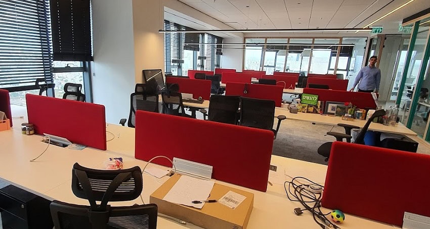 עמדות עבודה באופן ספייס