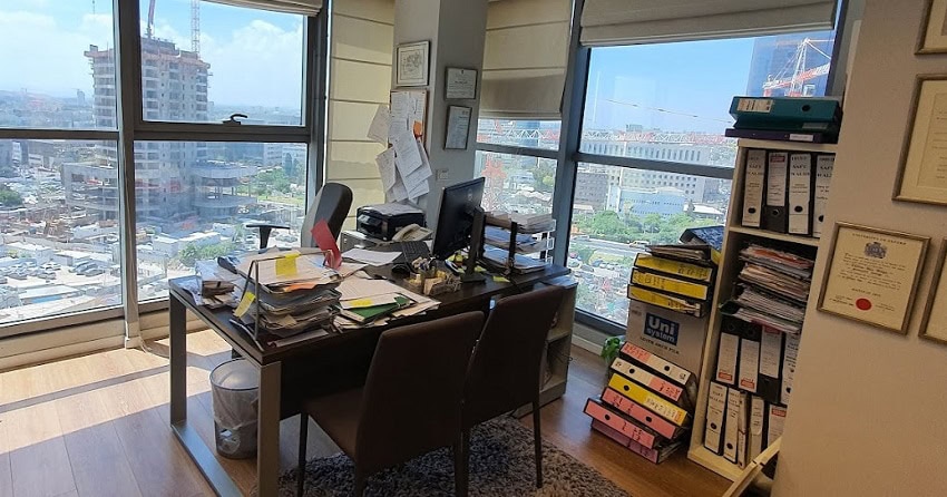 חדר עבודה במשרד