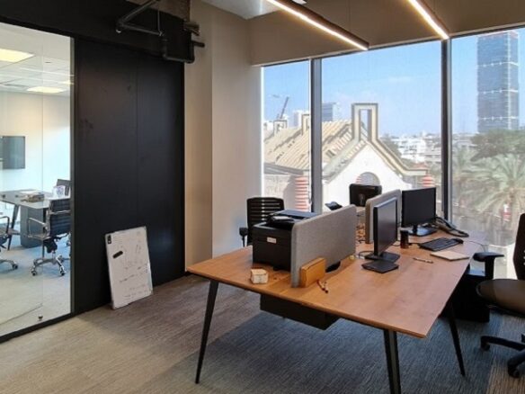 עמדות עבודה באופן ספייס שני