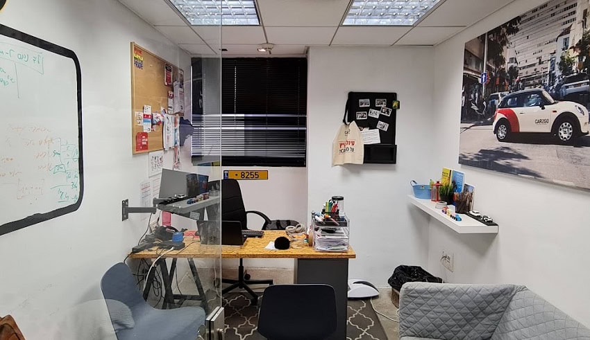 אחד מחדרי עבודה