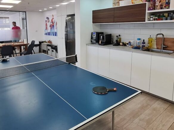 מטבח ואזור לאונג' קטן