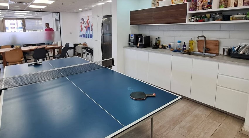 מטבח ואזור לאונג' קטן