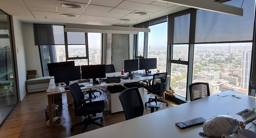 חדר צוות/ חדר עבודה גדול