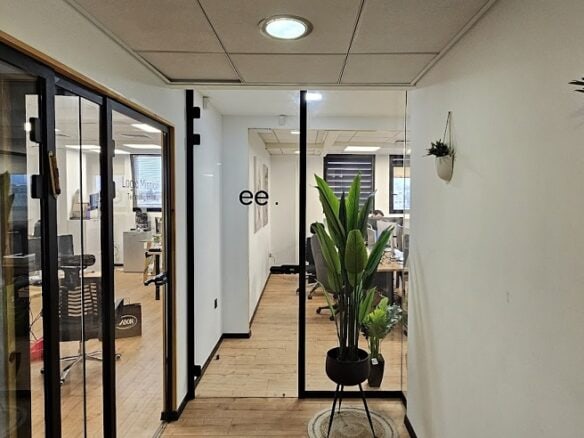 מסדרון, מבט כללי- חלוקה לחדרי עבודה