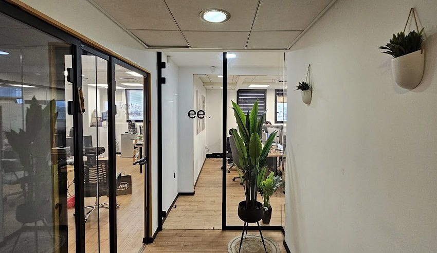 מסדרון, מבט כללי- חלוקה לחדרי עבודה