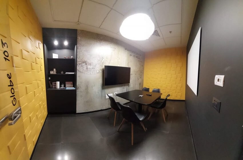 חדר ישיבות קטן או חדר עבודה