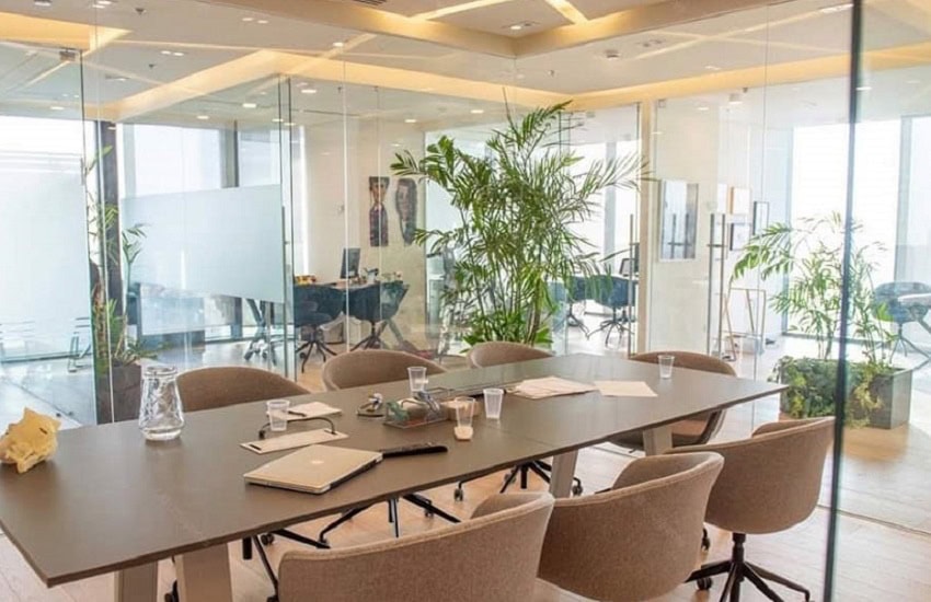 חדר ישיבות נוסף