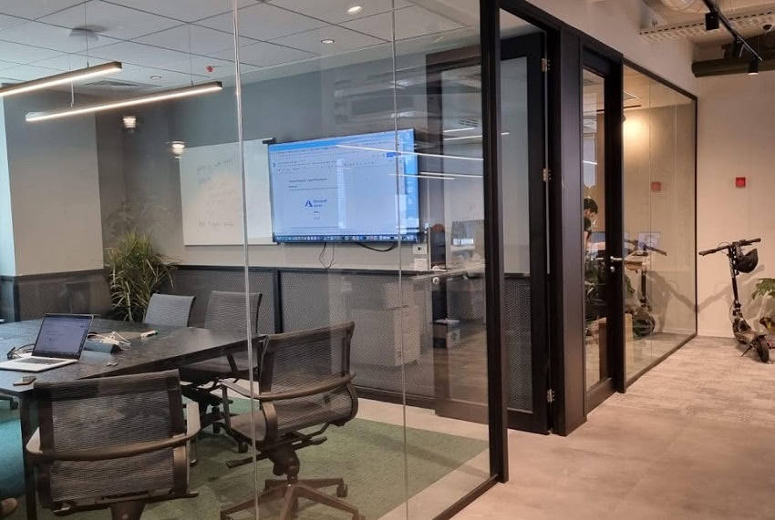 חדרים במשרד