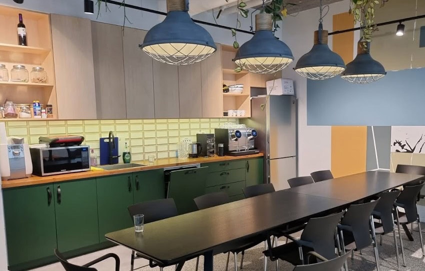 מטבח עם פינת אוכל