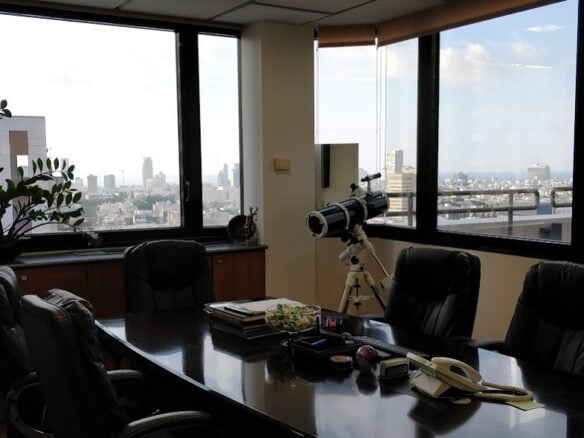 אחד מחדרי עבודה