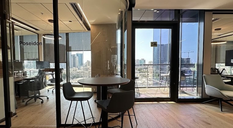 יציאה למרפסת פרטית