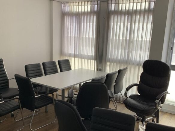 אחד מחדרי עבודה גדולים