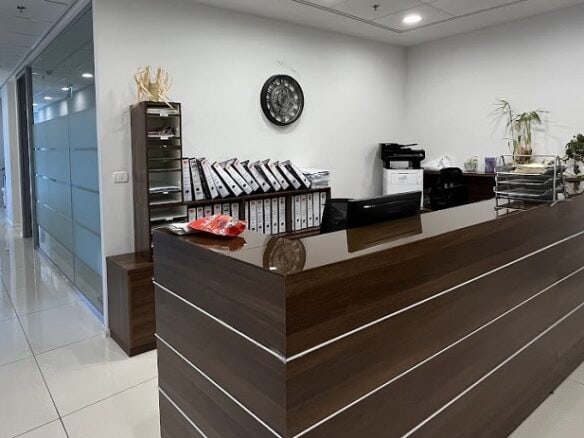 עמדת קבלה ו מסדרון