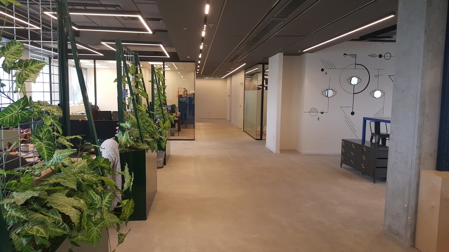 עמדות עבודה באופן ספייס