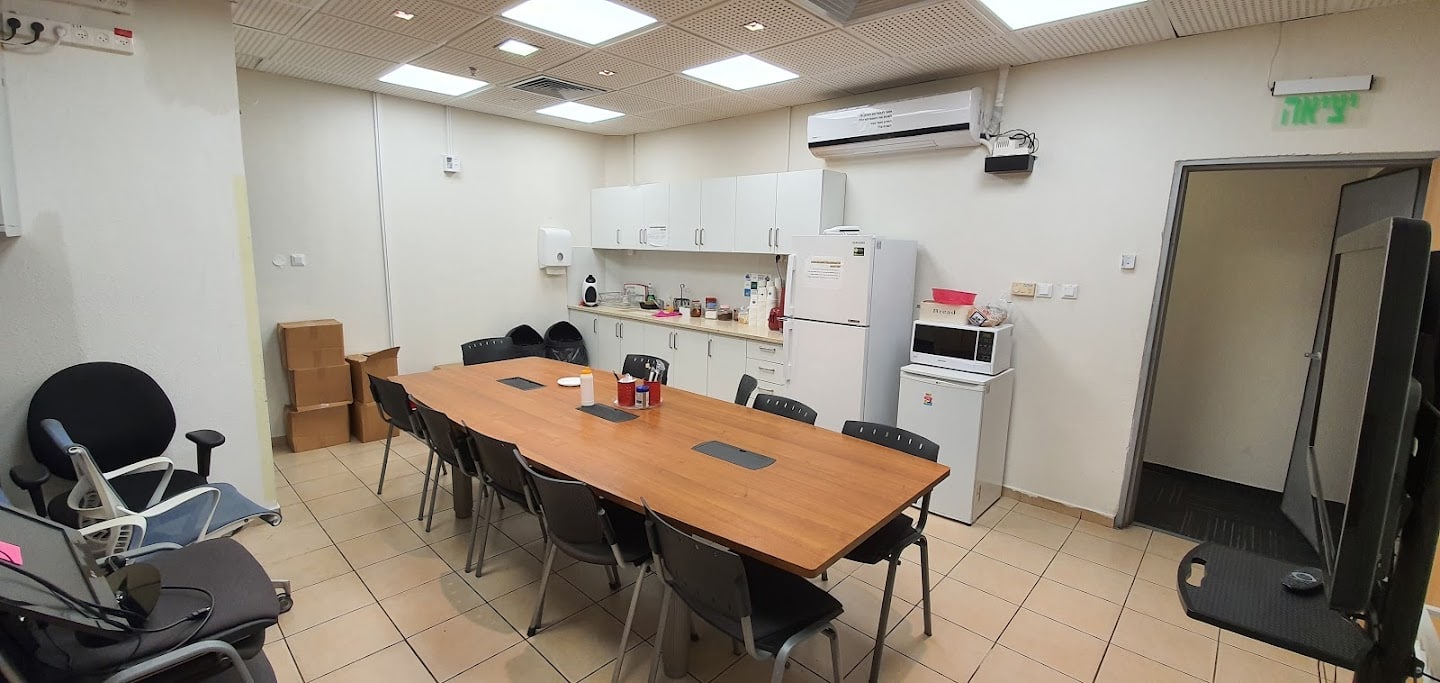 מטבח עם פינת אוכל