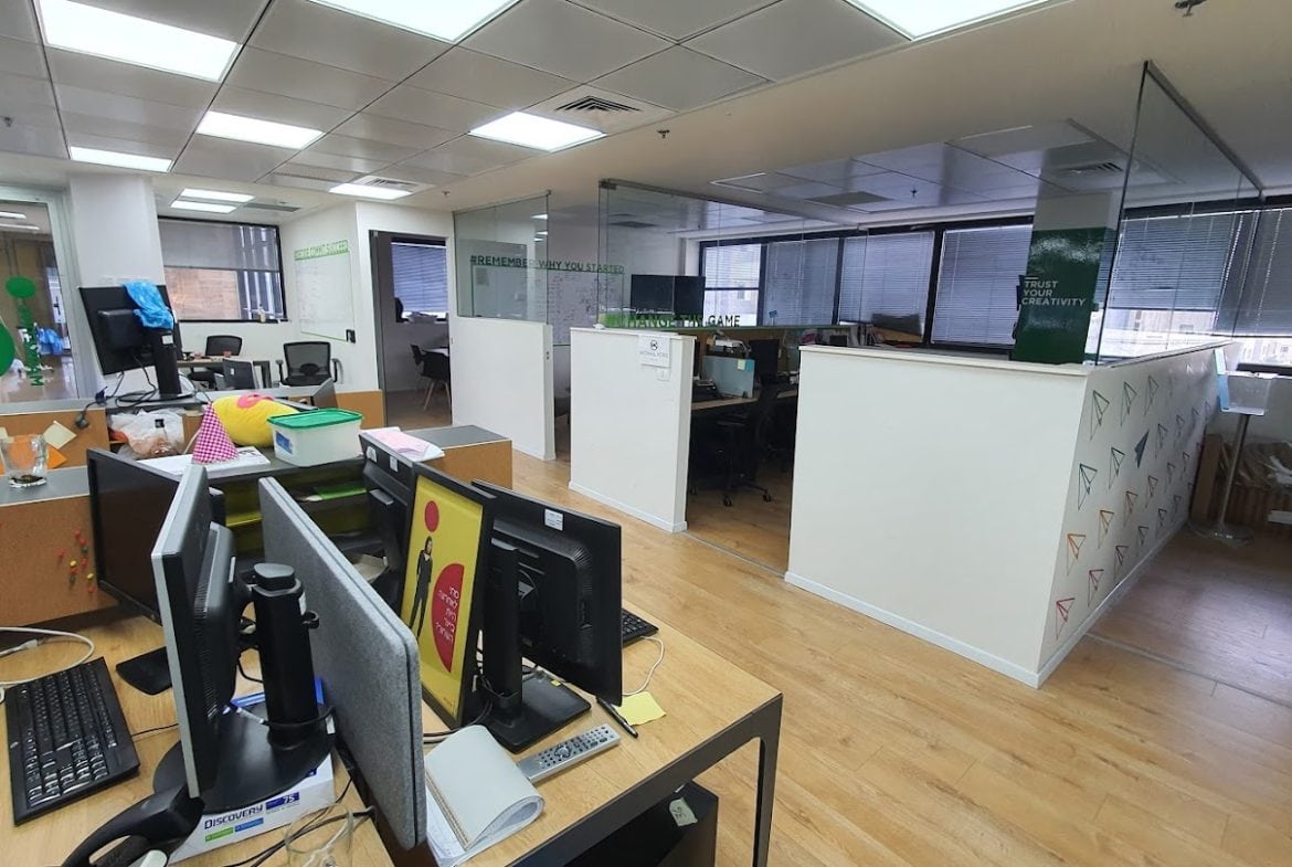 אופן ספייס עם עמדות עבודה