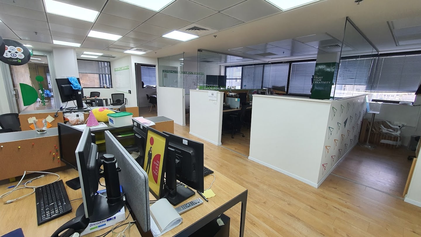 אופן ספייס עם עמדות עבודה