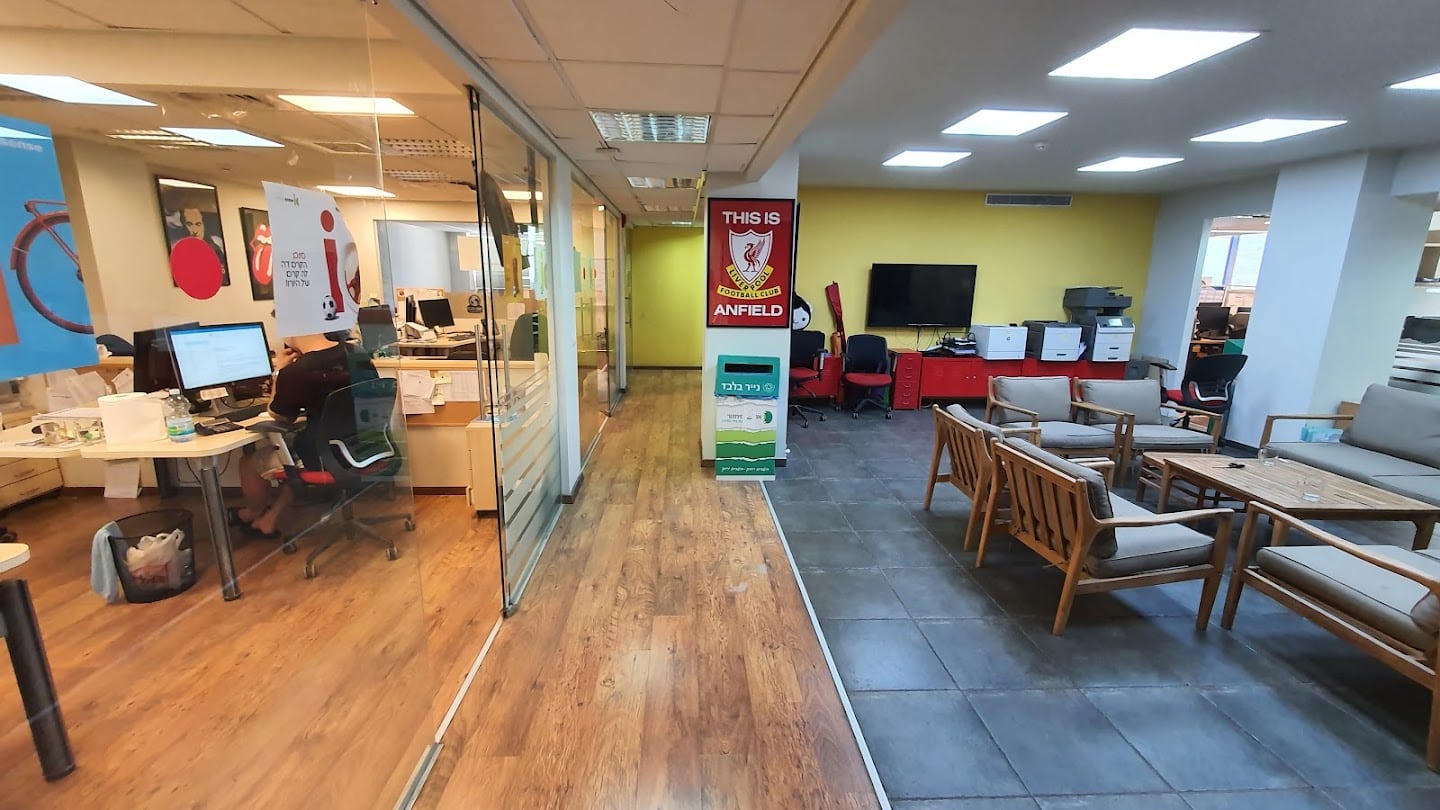 מבט כללי- אופן ספייס עם עמדות עבודה