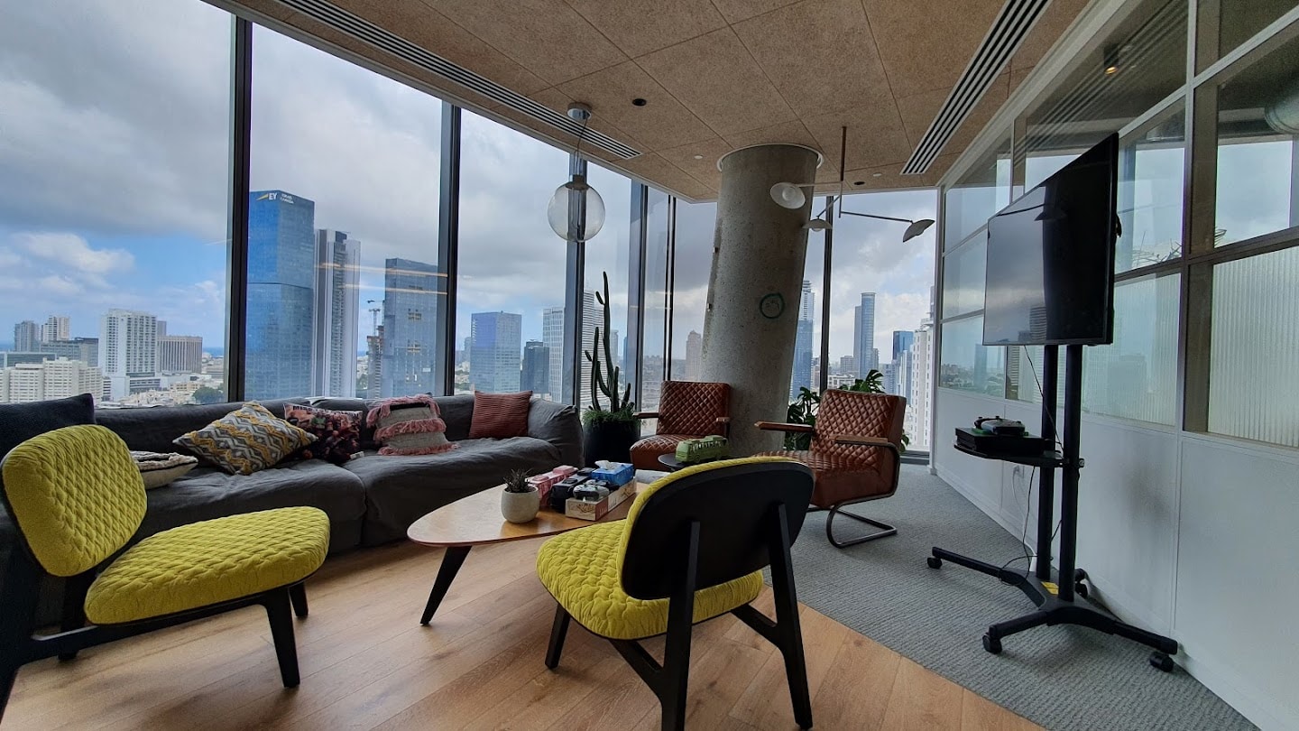 לאונג'/ חדר מנוחה