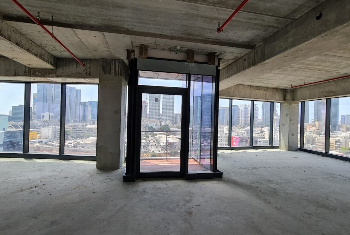 מרפסת קטנה פרטית