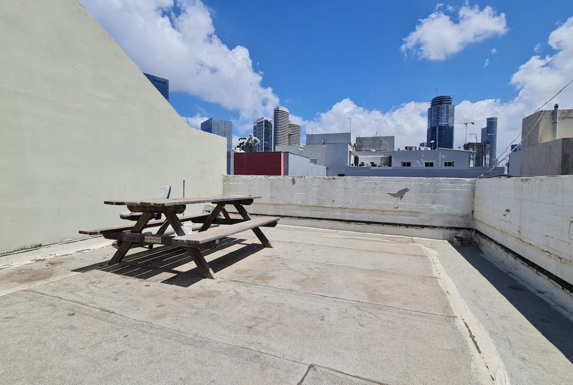 גג פרטי של המשרד