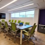 חדר ישיבות גדול