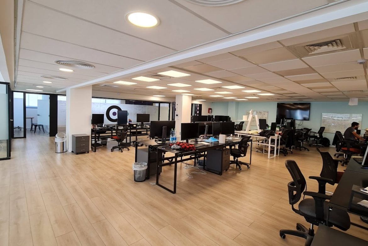 אופן ספייס עם עמדות עבודה