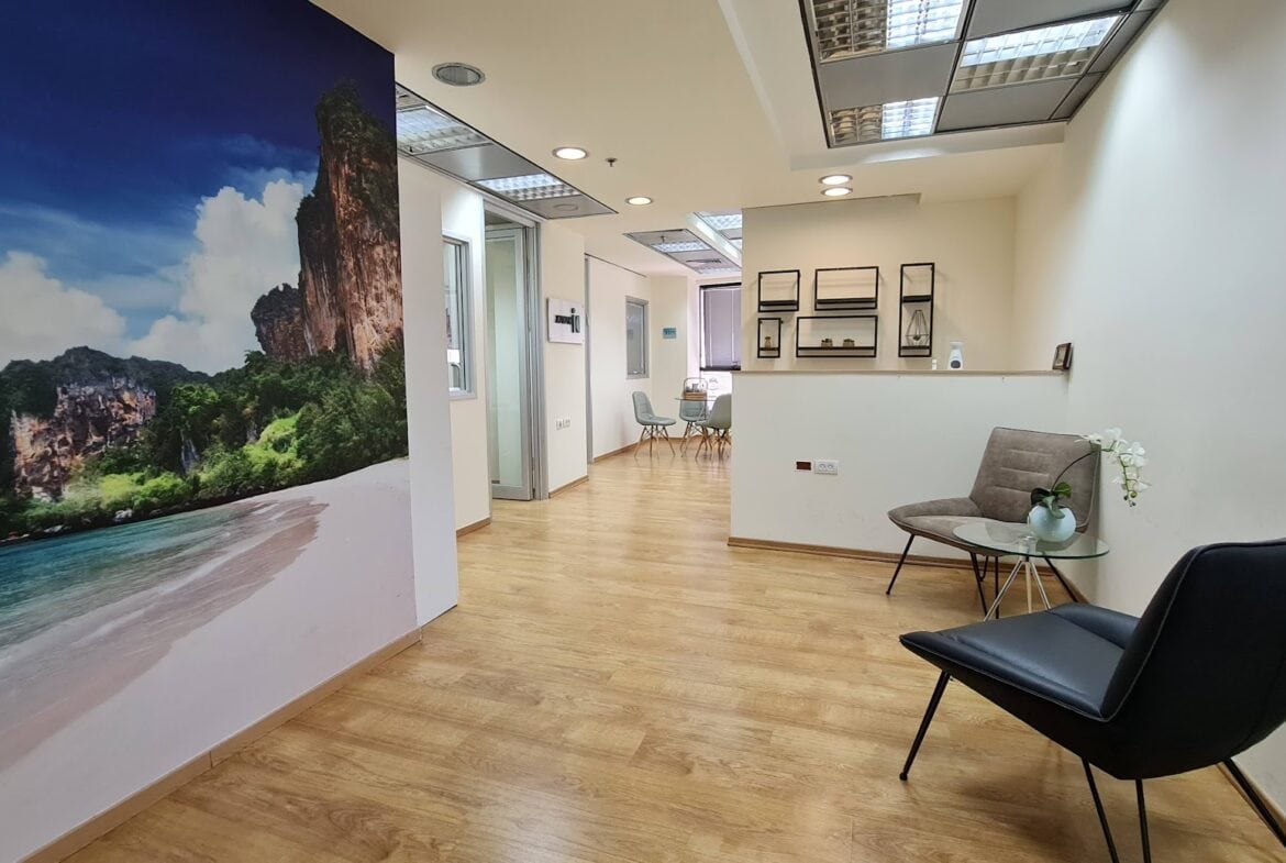 מבט כללי, מסדרון ופינת המתנה