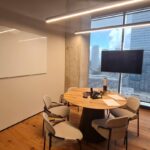 חדר ישיבות קטן