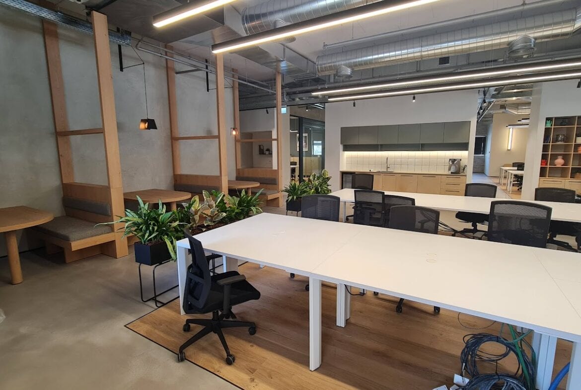 אופן ספייס במשרד