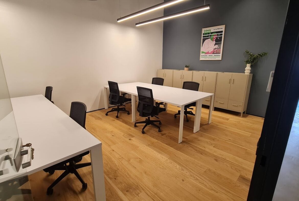 חדר עבודה גדול/ חדר צוות