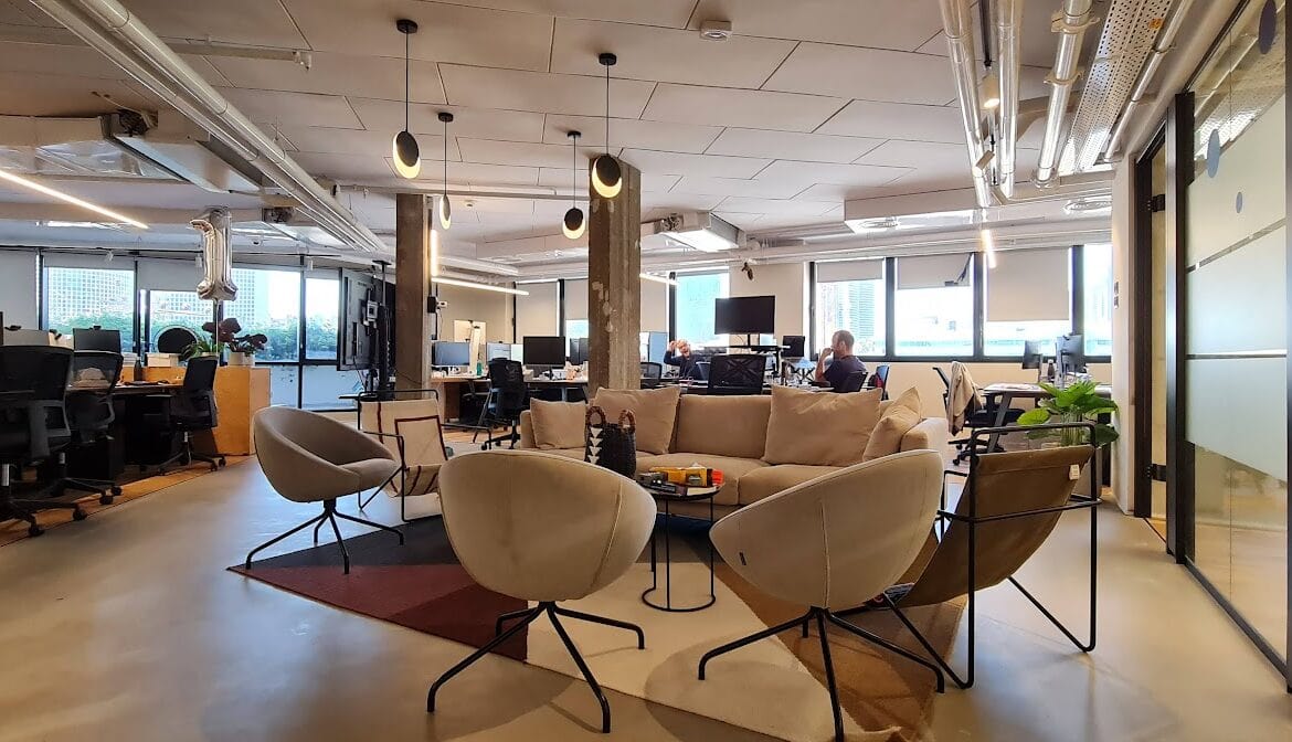 לאונג'- אזור מנוחה/ סלון