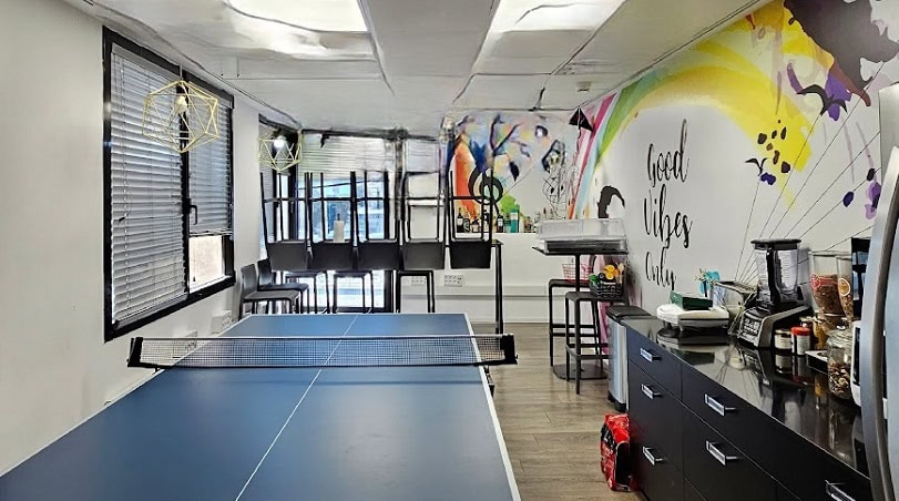 אזור לאונג'/ חדר מנוחה