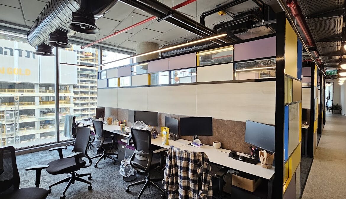 אופן ספייס/ חדר צוות גדול