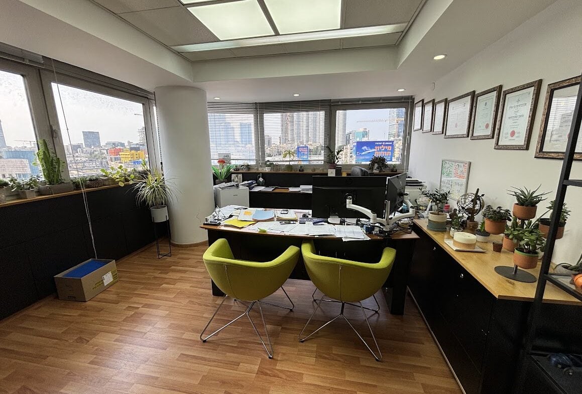 חדר עבודה גדול/ חדר צוות