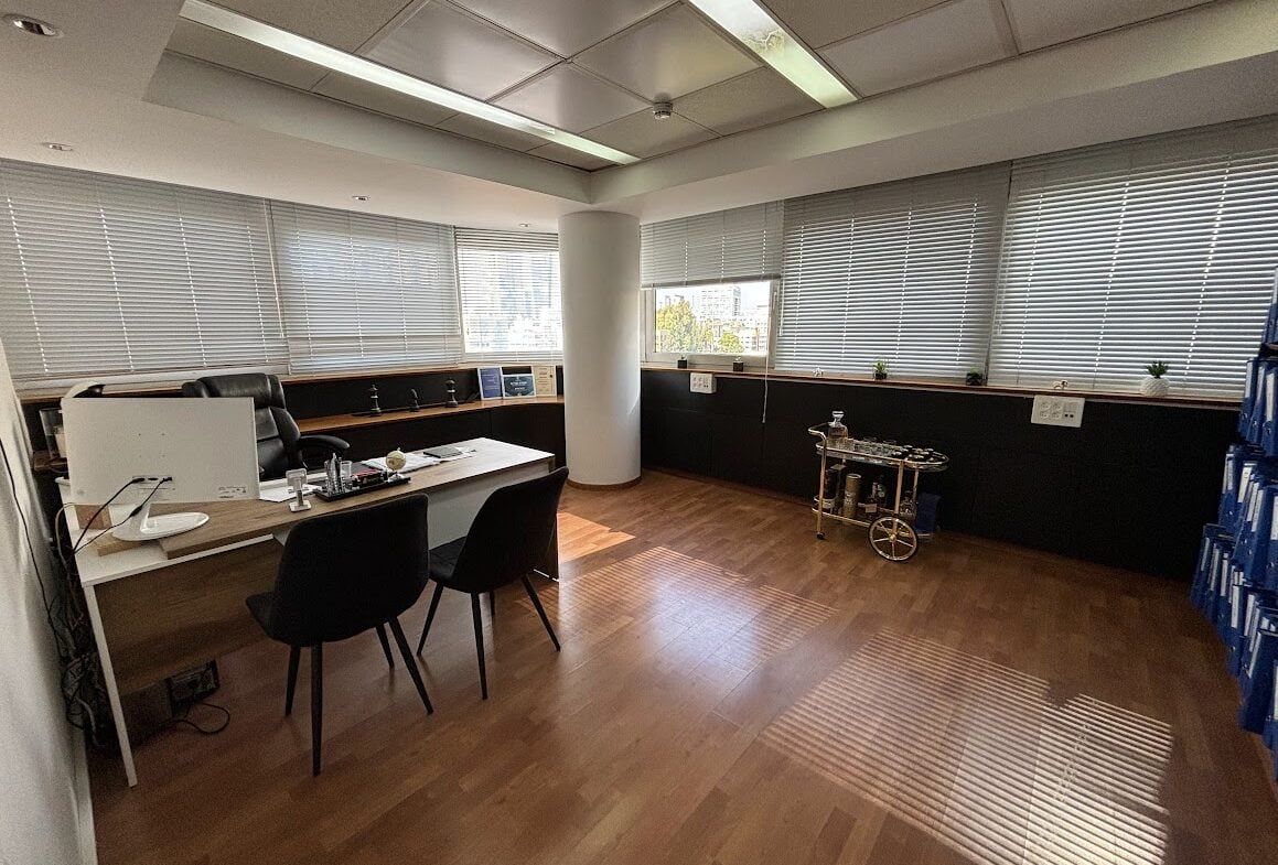 חדר עבודה גדול/ חדר צוות