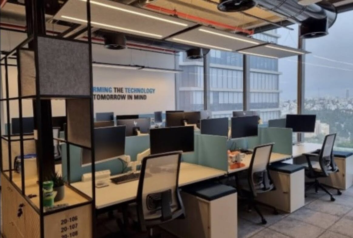 עמדות עבודה באופן ספייס