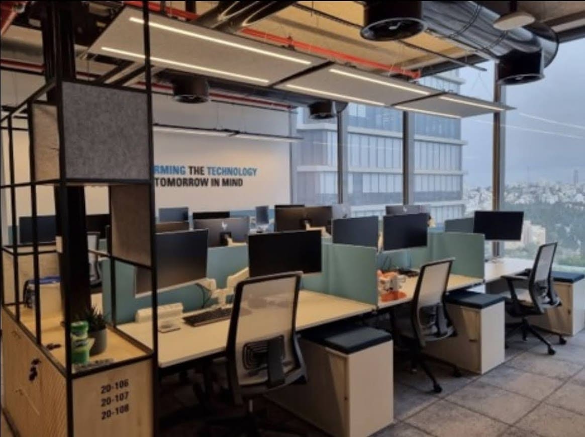 עמדות עבודה באופן ספייס