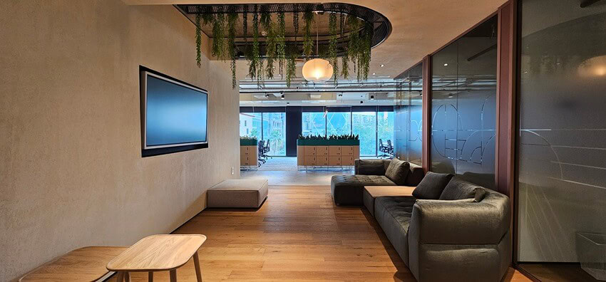 לאונג' במשרדים להשכרה בשרונה תל אביב דה וינצ'י