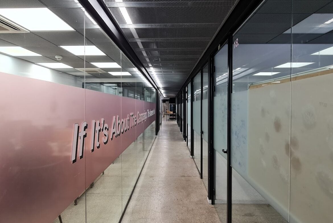 מסדרון וחלוקה לחדרים