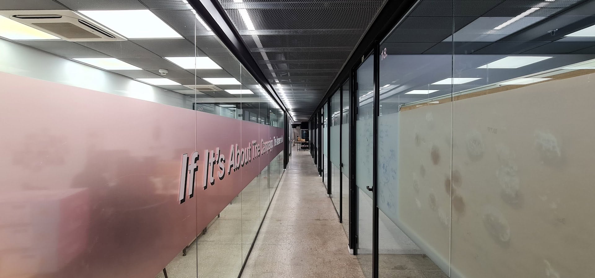 מסדרון וחלוקה לחדרים