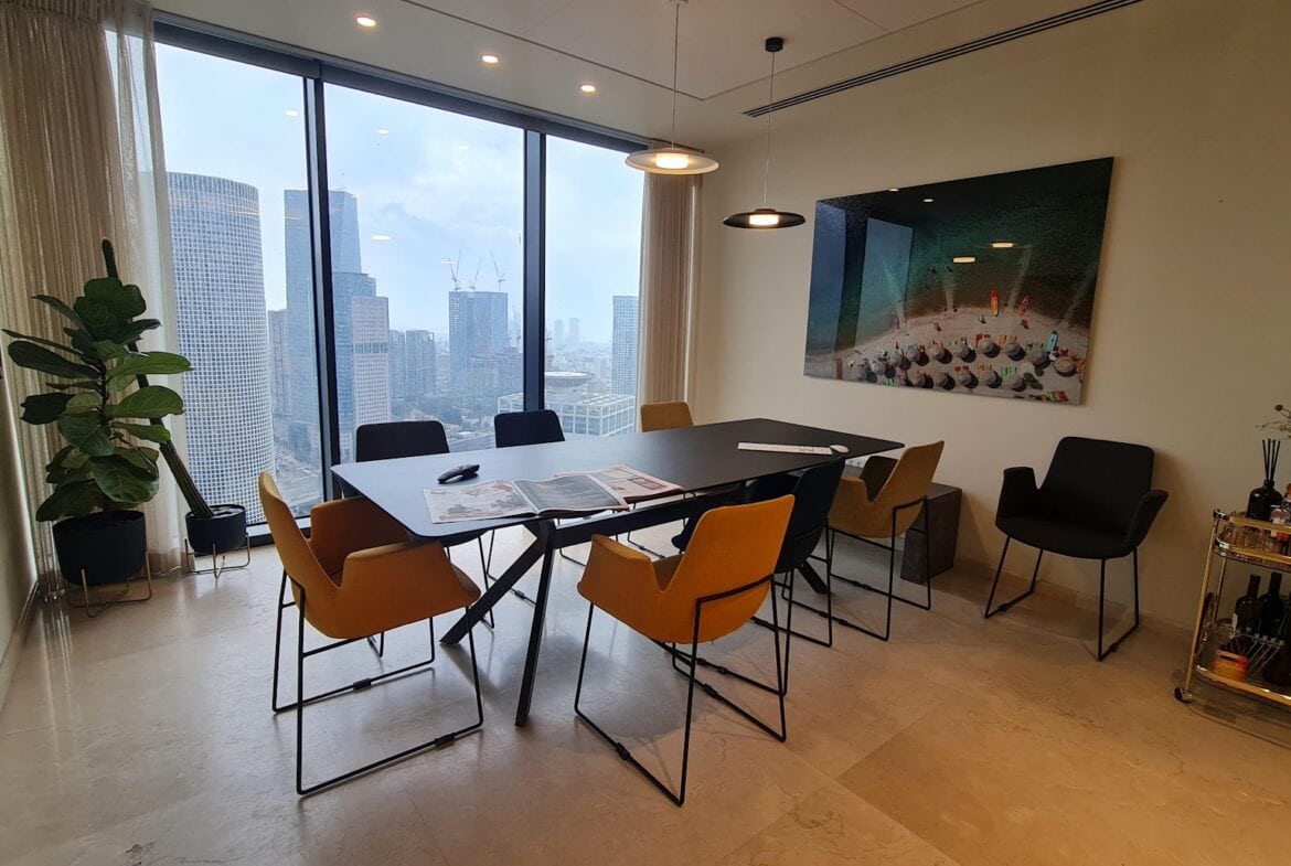 חדר ישיבות במשרד