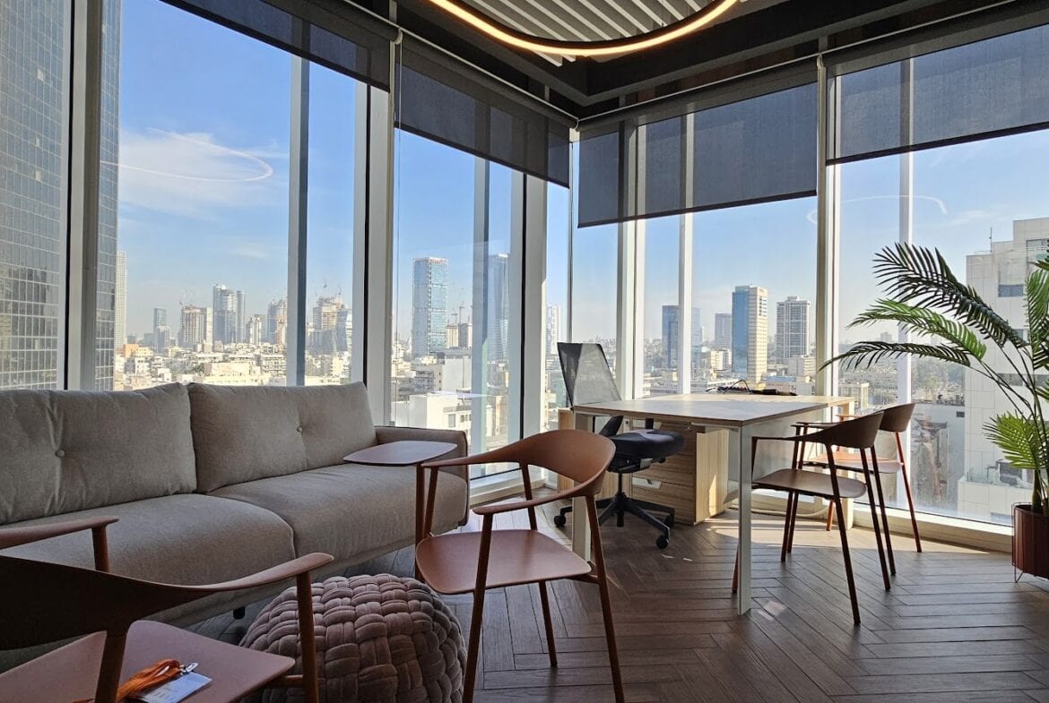 חדר עבודה גדול/ משרד פרטי