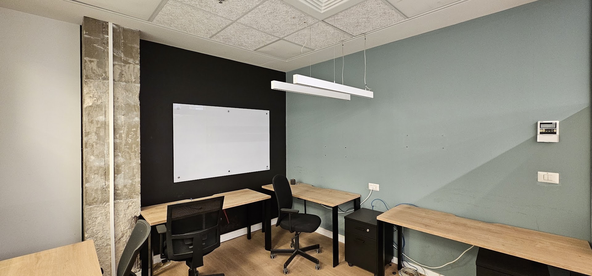 חדר עבודה/ חדר צוות קטן